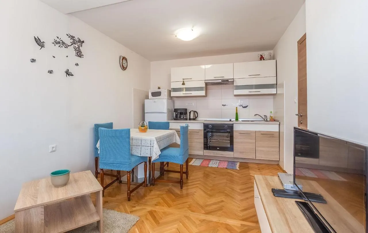 Ivana B4 N2 Porec 0*,  Croatia